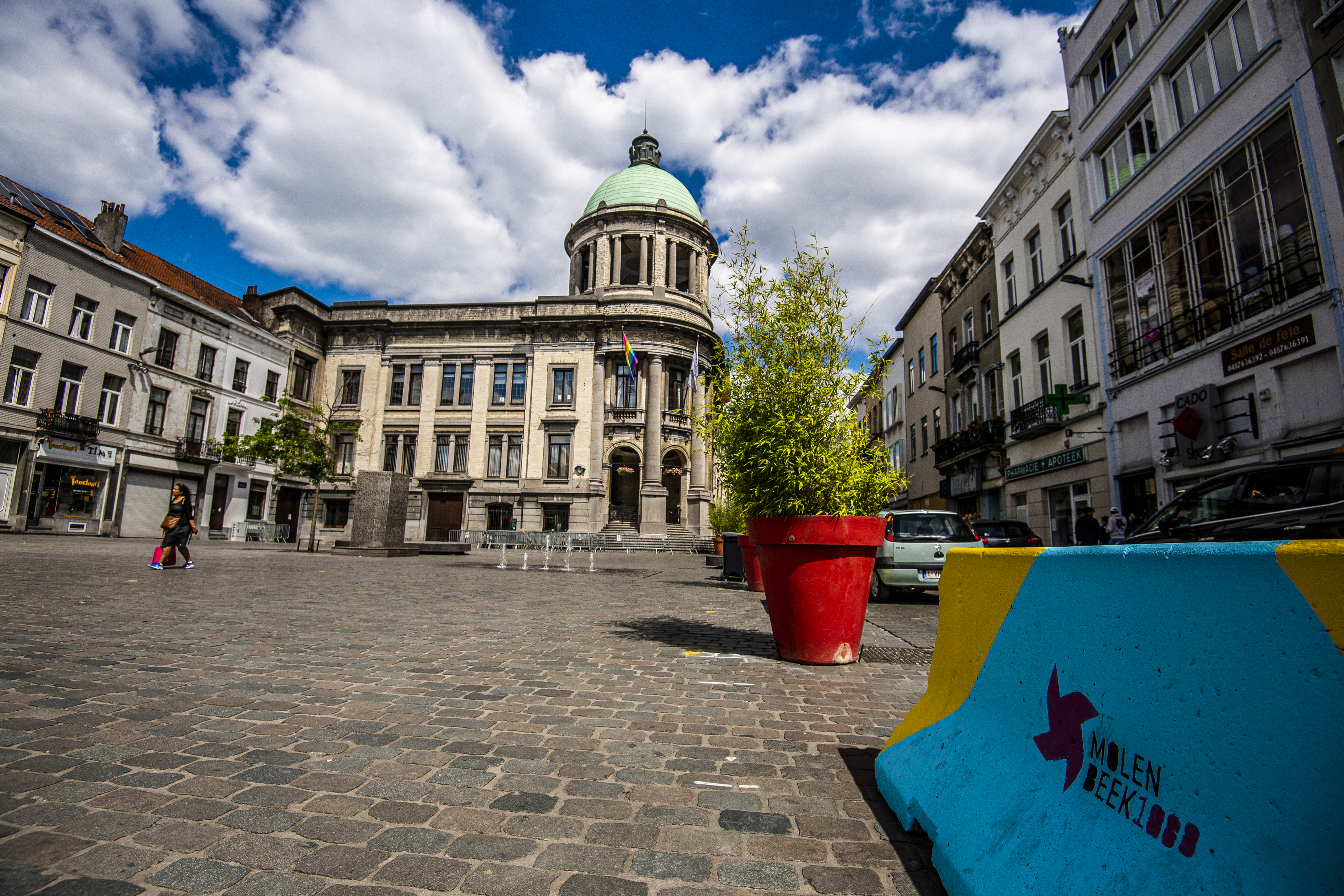 Stellenabbau in der Stadtverwaltung Molenbeek wegen „kürzerer ...