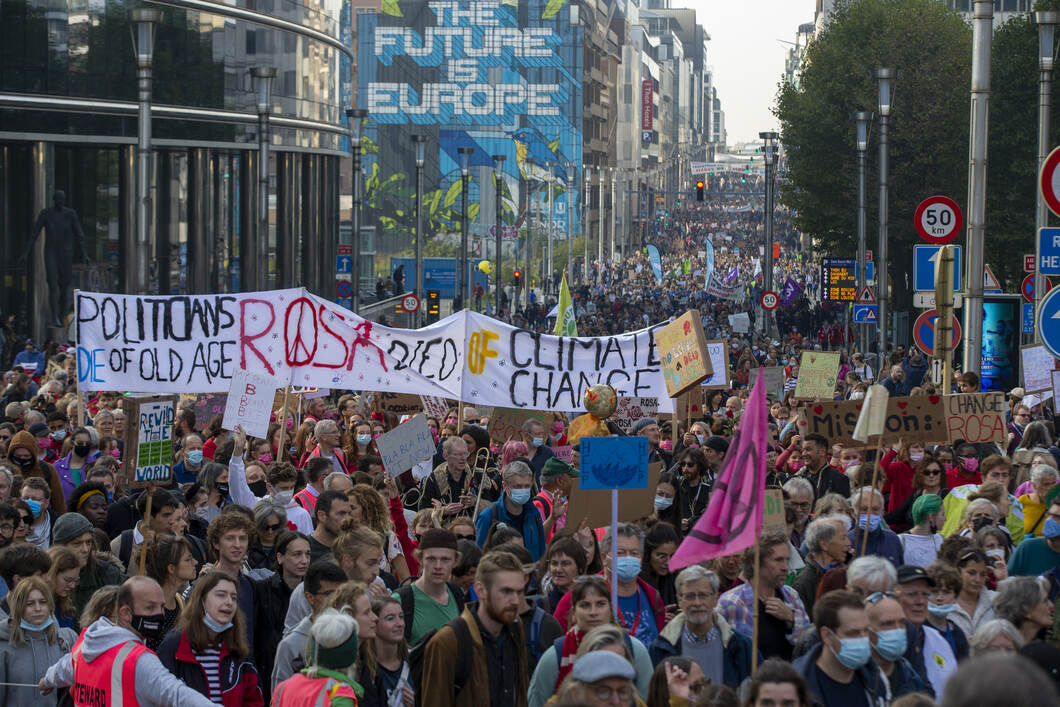 Tens of thousands attend climate march in Brussels The Bulletin