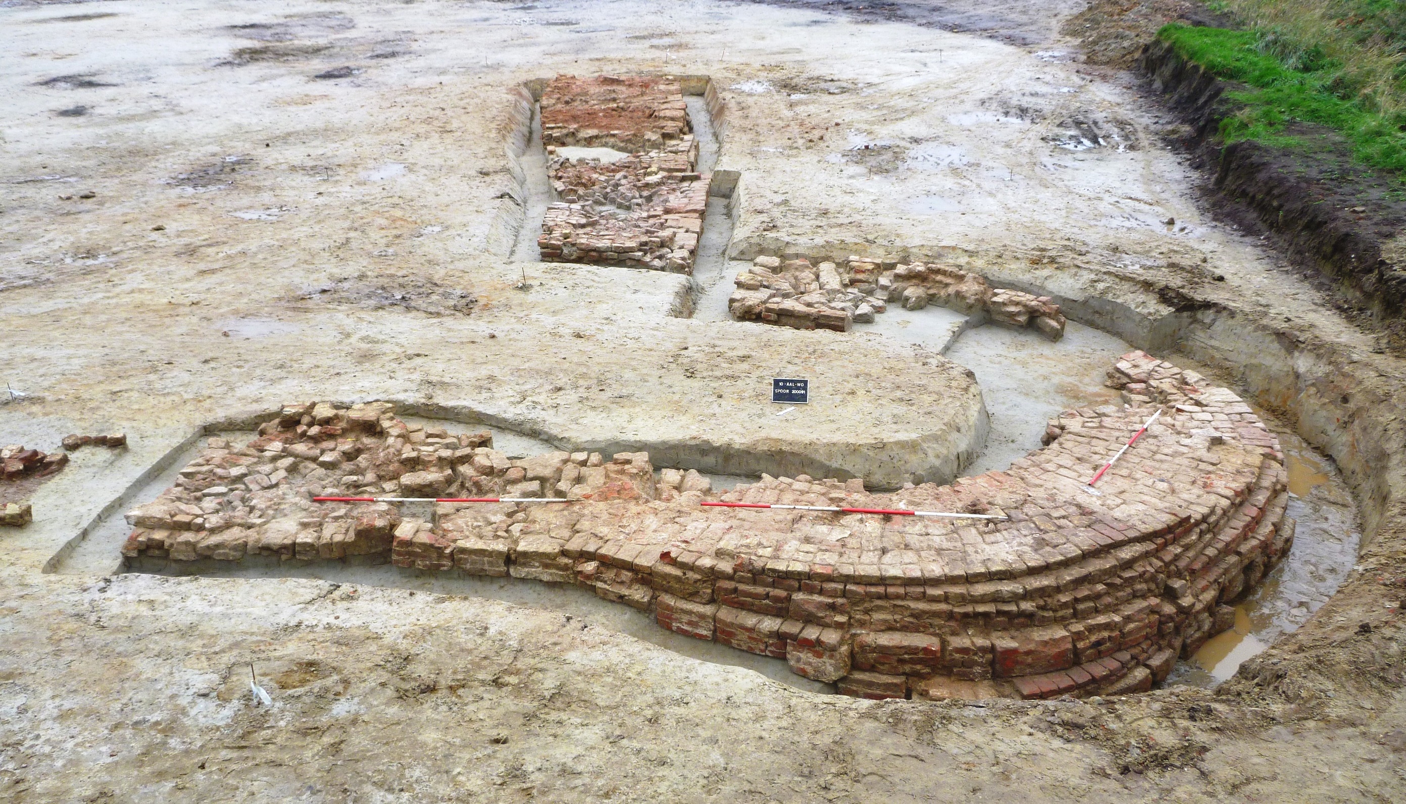 Foundatoins of the western tower of the forgotten castle of Woestijne