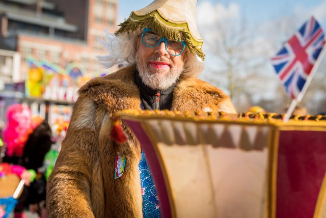 Aalst_Carnaval_dinsdag_Voil_Jeanettenstoet_copyright_Tim_Delmoitie-1-640x428
