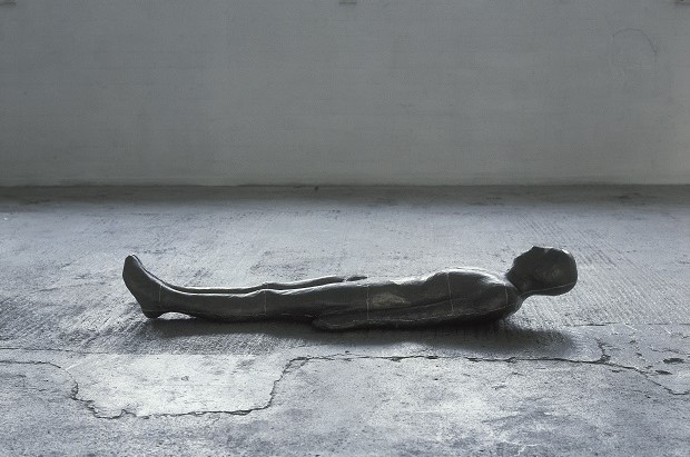 antony_gormley_rise_1983-84_lead_fibreglass_plaster_and_air_37_x_54_x_202.5_cm._1