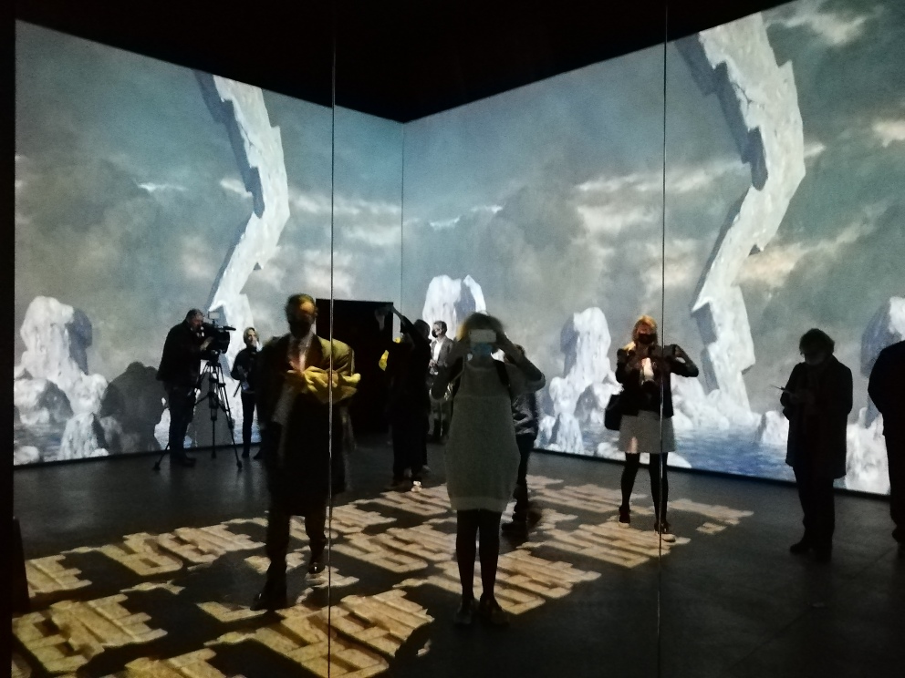 Inside Magritte immersive digital exhibition (c) Sarah Crew