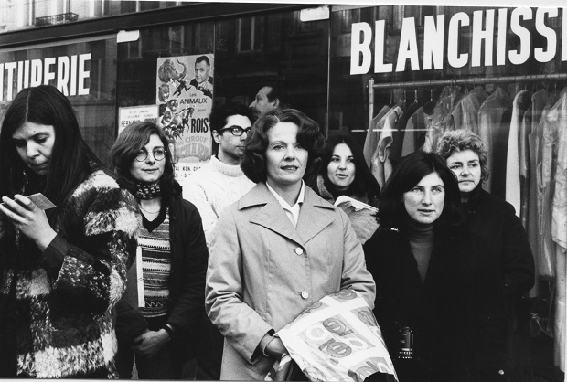 Jeanne dielman, 23 quai du commerce - 1080 bruxelles (50) (set photo) (photo Boris Lehman) (Akerman)