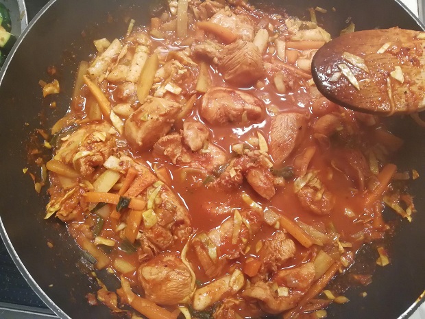 Korean cuisine stir fry chicken