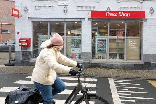 Small shops fear loss of income over Bpost plan to use lockers instead