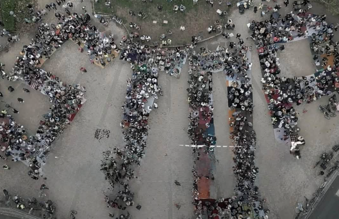 More than 1,000 protesters against flight path noise