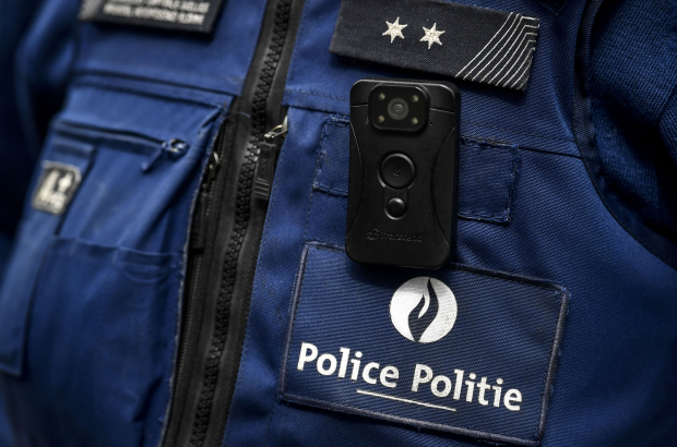 Illustration picture shows a policeman wearing a 'body worn video' system in Brussels (BELGA PHOTO DIRK WAEM)