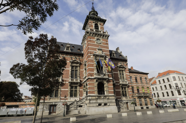 Illustration shows the city hall of the Anderlecht municipality. (BELGA PHOTO THIERRY ROGE)