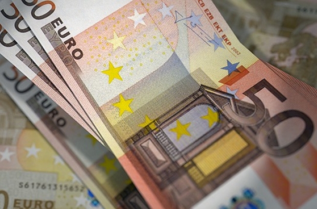 A stack of €50 notes (Pixabay free licence)