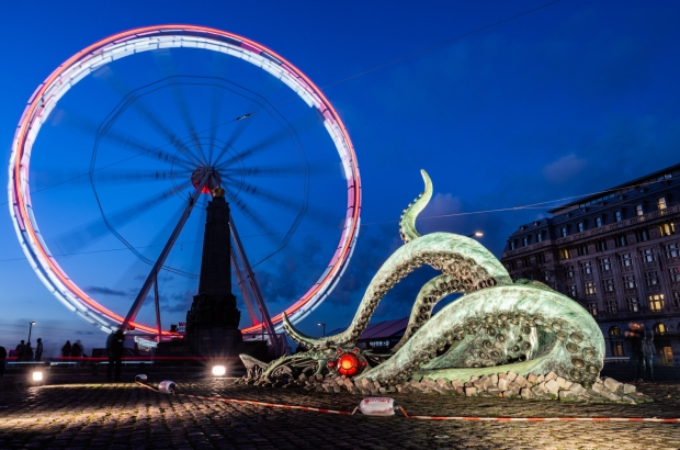 Nauti-Octopus sculpture Place Poelaert Brussels