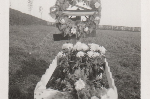 The grave of the former "unknown soldier" at Heverlee War Cemetery