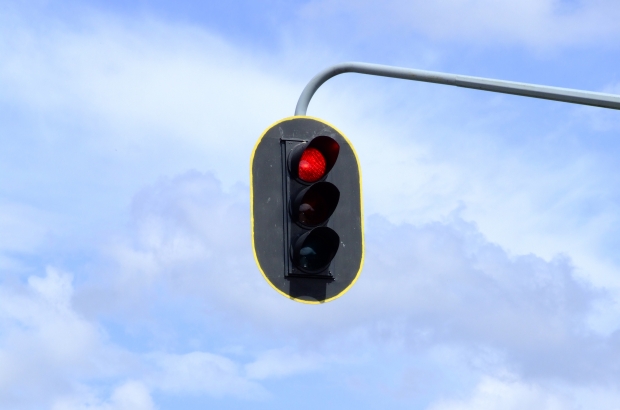 Road Safety Institute studies number of traffic lights | The Bulletin