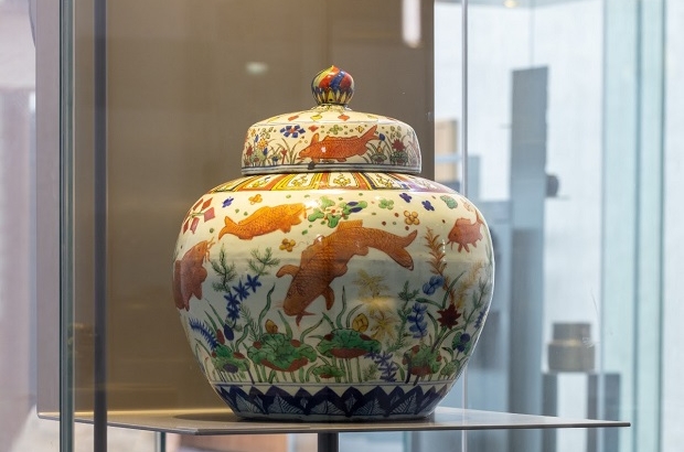 Stolen Chinese Ming vase recovered by police - Royal Museum of Mariemont
