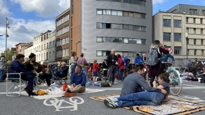 Picnic the Street - Brussels citizens call to ban cars at Porte de Flandre-Vlaamseport