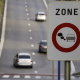 Illustration picture shows a traffic sign signalling the beginning of the 'low emission zone' in Brussels. (BELGA PHOTO THIERRY ROGE)